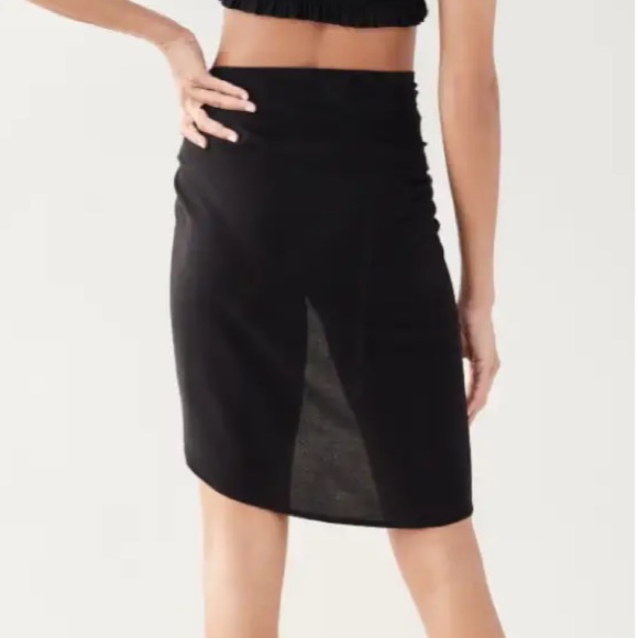 Solido Tassel Sarong - Picture 2 of 4